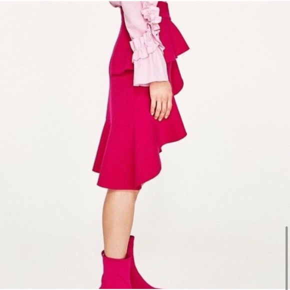 Zara hot pink skirt - Picture 2 of 9